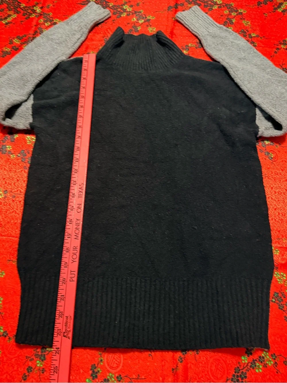 Caslon Black Body with Gray Sleeves Knit sweater
